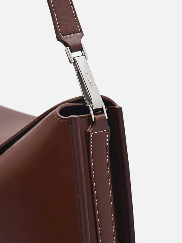 alana_hobo_bag_6-1.webp Alana Hobo Bag<PEDRO Sale