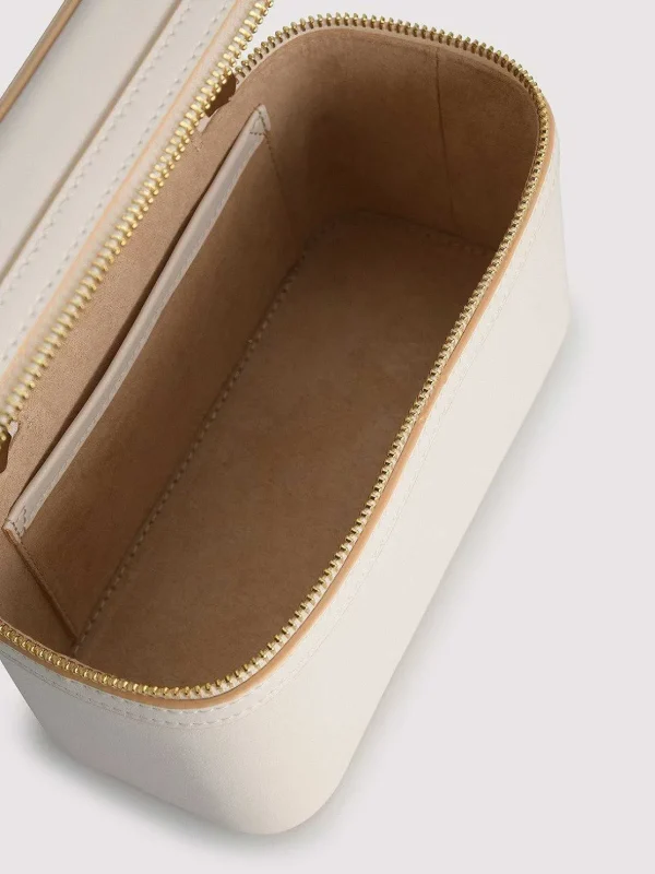 ari_boxy_shoulder_bag_6.webp Ari Boxy Shoulder Bag<PEDRO Store