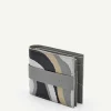 embossed_leather_bifold_f_1-2.webp Embossed Leather Bi-Fold Flip Wallet<PEDRO Hot