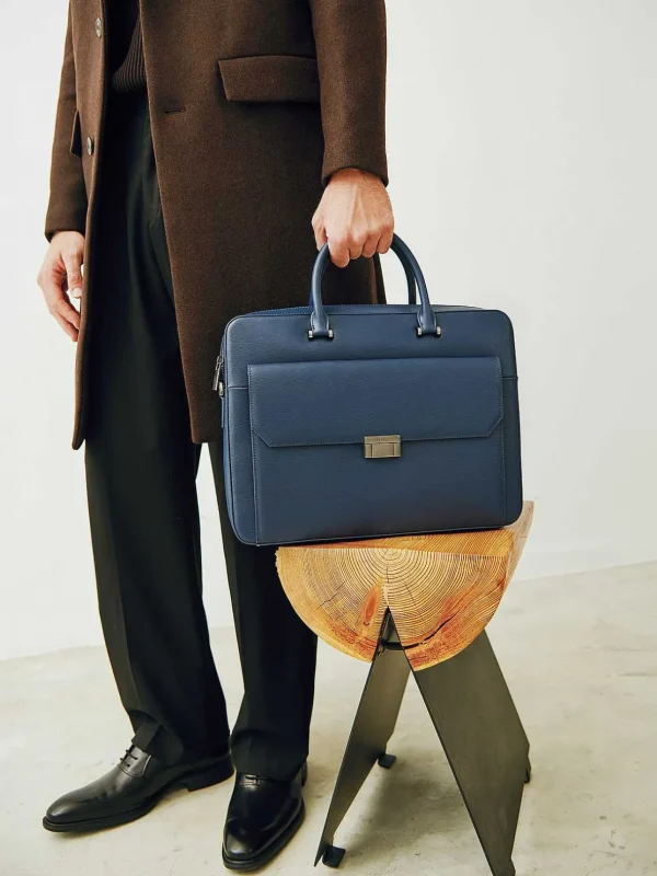 henry_textured_leather_br_4.webp Henry Textured Leather Briefcase<PEDRO New