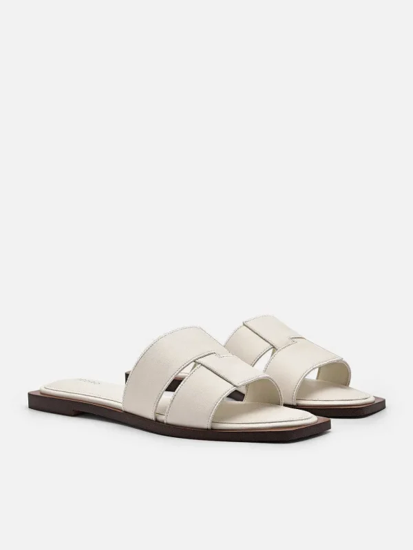 iza_flat_sandals_1.webp Iza Flat Sandals<PEDRO Best Sale