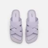 izzie_flat_sandals_3.webp Izzie Flat Sandals<PEDRO Best Sale