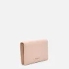 leather_bifold_card_holde_2-8.webp Leather Bi-Fold Card Holder<PEDRO Best