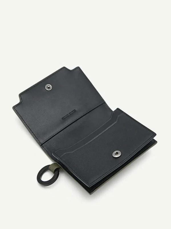 leather_bifold_card_holde_3-4.webp Leather Bi-Fold Card Holder With Key Ring<PEDRO Online