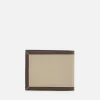 leather_bifold_coin_walle_1-2.webp Leather Bi-Fold Coin Wallet<PEDRO Best