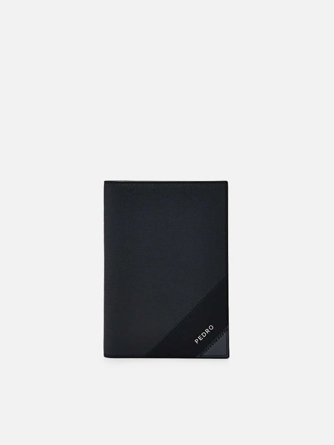 leather_bifold_passport_h_0-1.webp Leather Bi-Fold Passport Holder<PEDRO Clearance