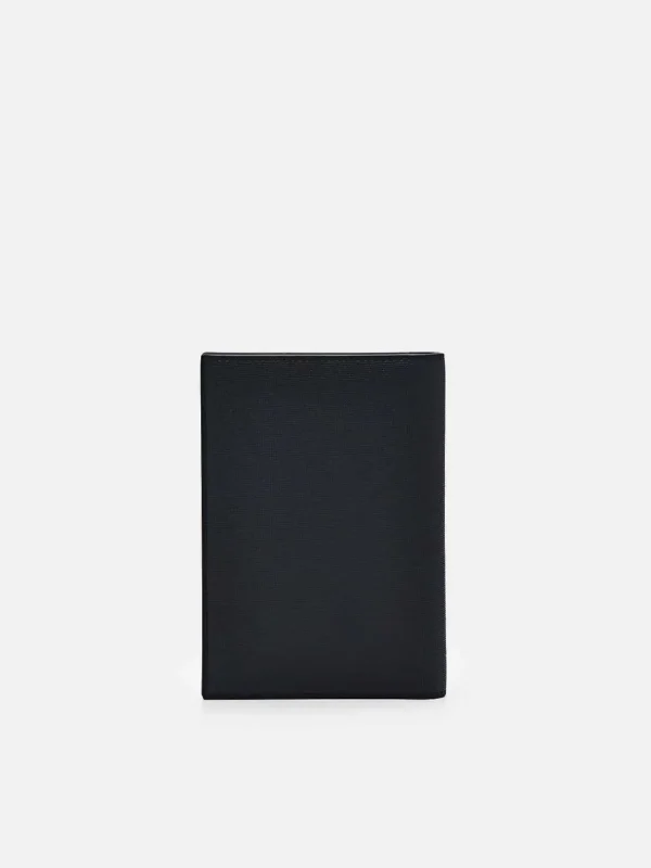 leather_bifold_passport_h_1-1.webp Leather Bi-Fold Passport Holder<PEDRO Clearance