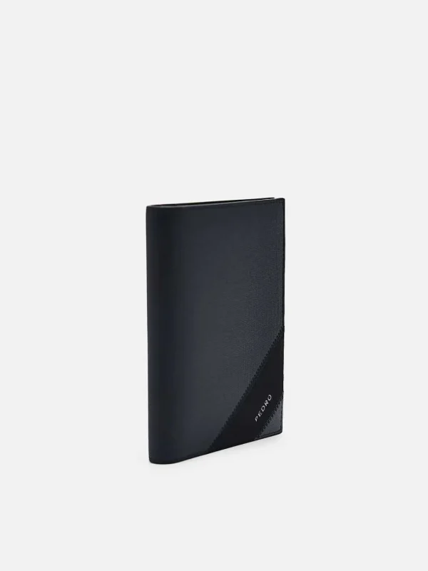 leather_bifold_passport_h_3-1.webp Leather Bi-Fold Passport Holder<PEDRO Clearance