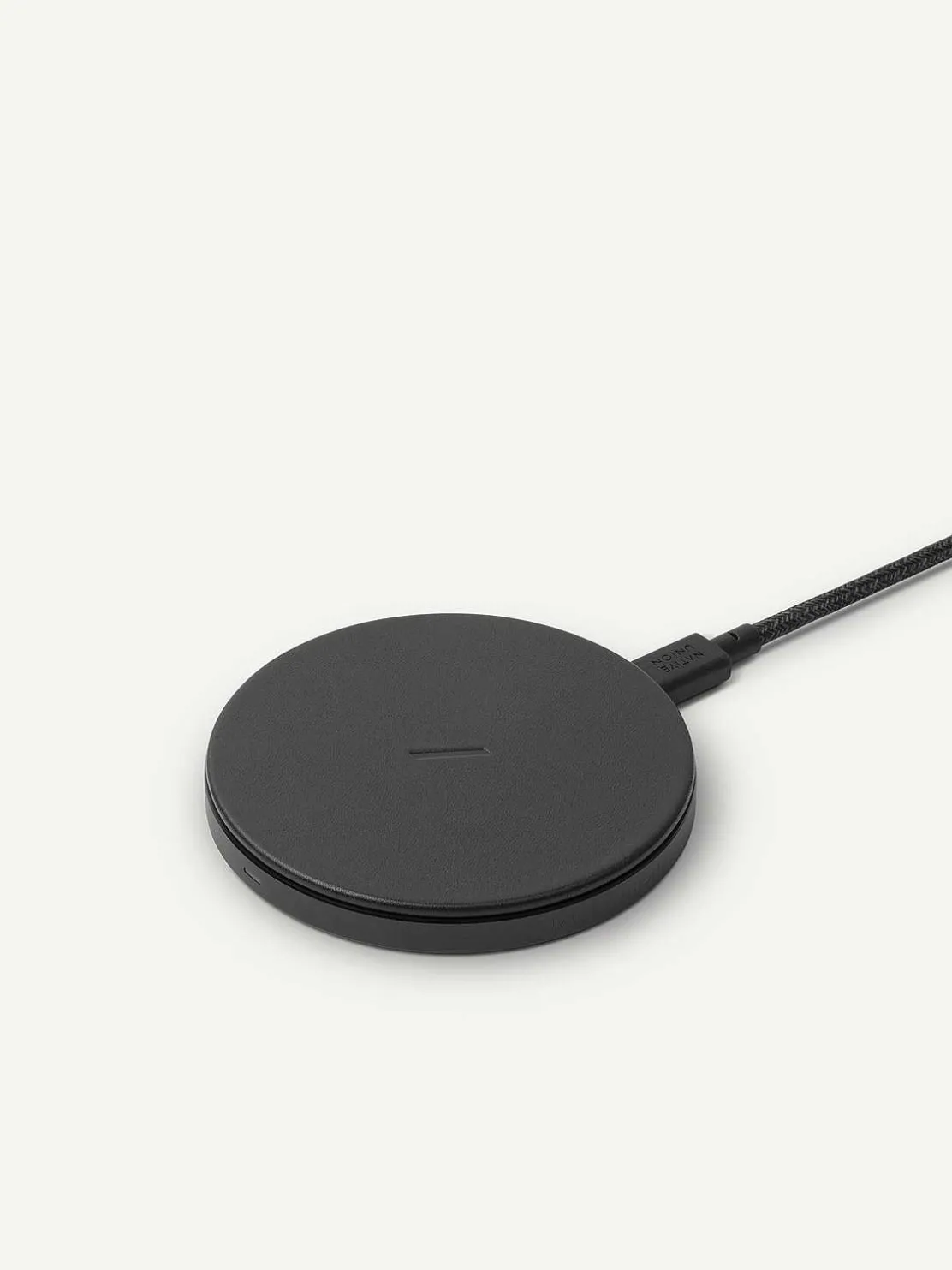 leather_drop_wireless_cha_0-1.webp Leather Drop Wireless Charger<PEDRO Online