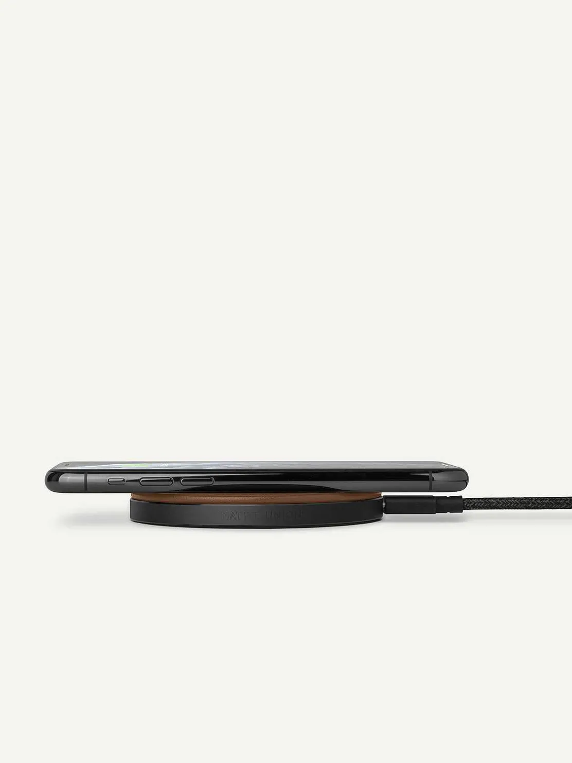 leather_drop_wireless_cha_0.webp Leather Drop Wireless Charger<PEDRO Fashion