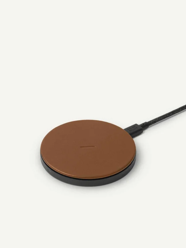 leather_drop_wireless_cha_1.webp Leather Drop Wireless Charger<PEDRO Fashion