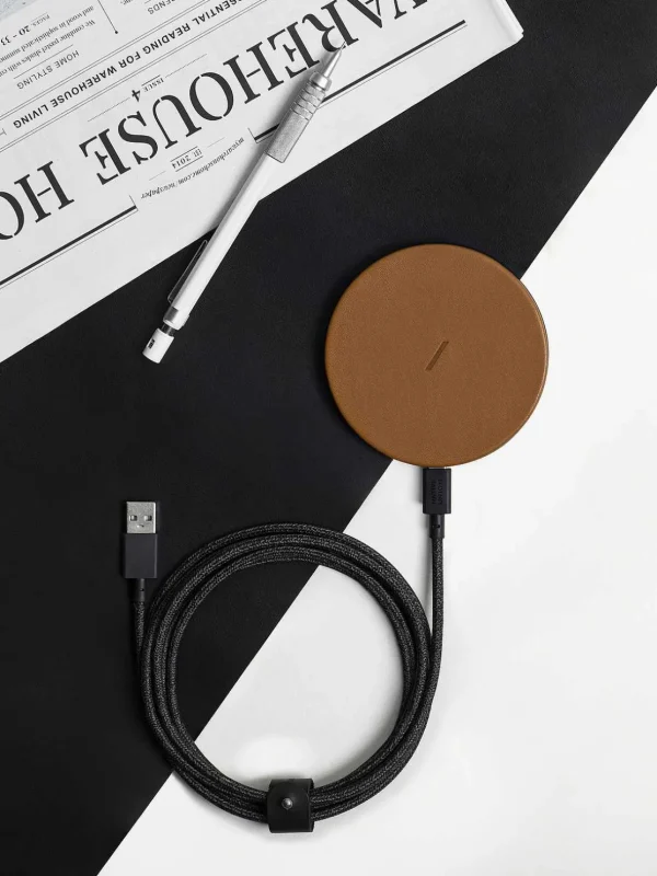 leather_drop_wireless_cha_4.webp Leather Drop Wireless Charger<PEDRO Fashion