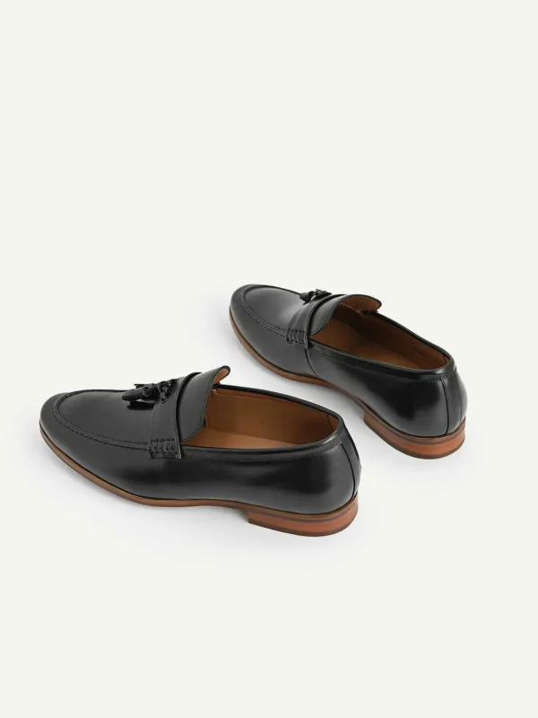 leather_tasselled_loafers_1-1.webp Leather Tasselled Loafers<PEDRO New