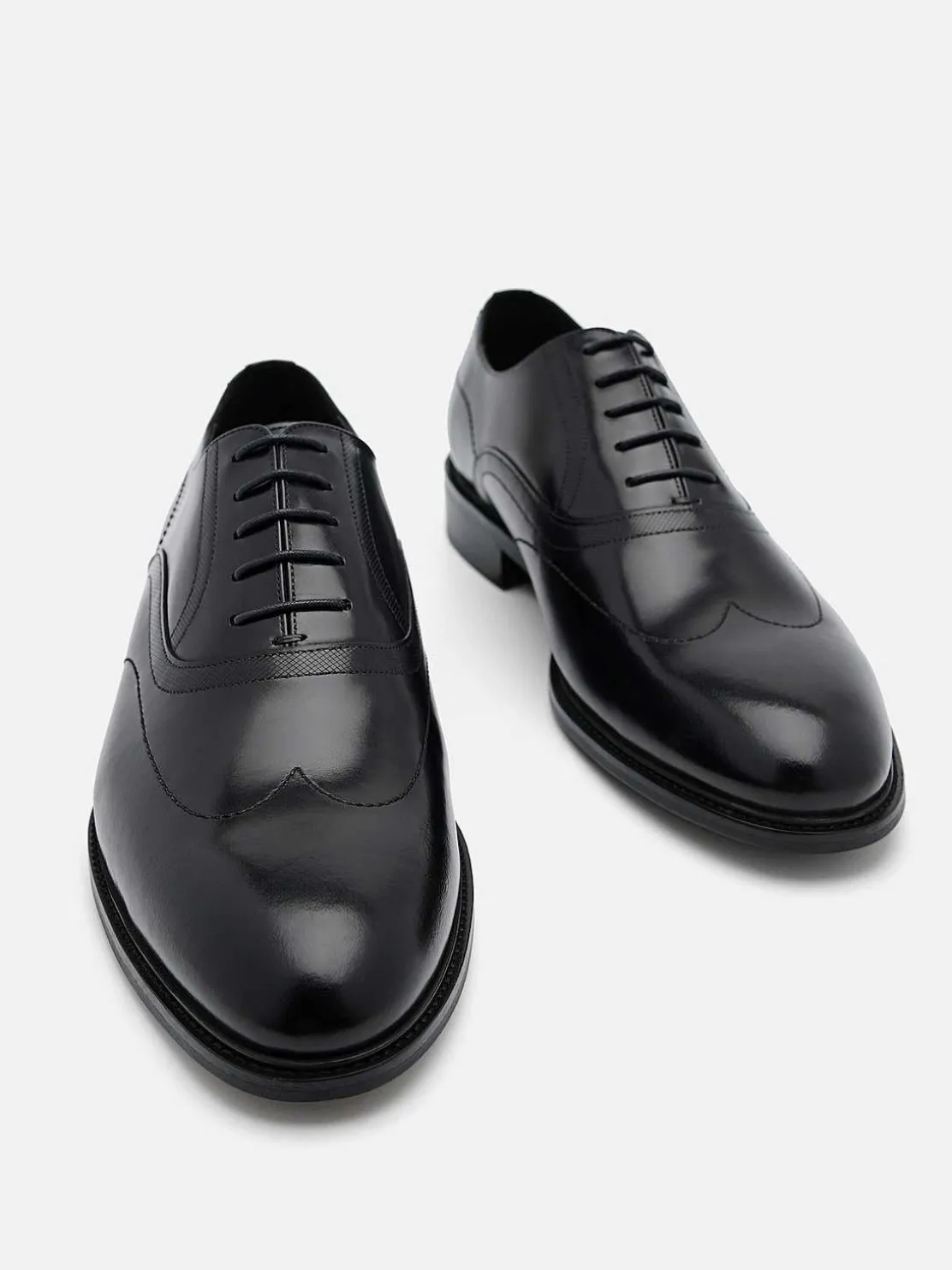 leather_wingtip_oxford_sh_0-1.webp Leather Wingtip Oxford Shoes<PEDRO New