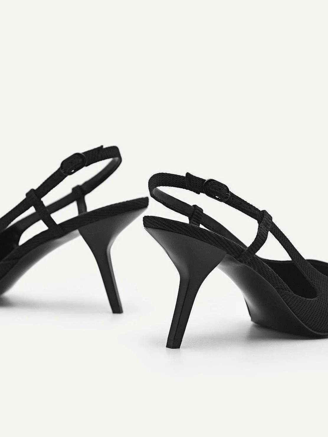 morraine_mesh_pump_0-1.webp Morraine Mesh Pump<PEDRO Online