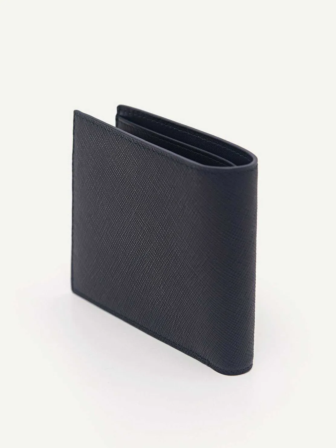 oliver_leather_bifold_wal_0.webp Oliver Leather Bi-Fold Wallet With Insert<PEDRO New