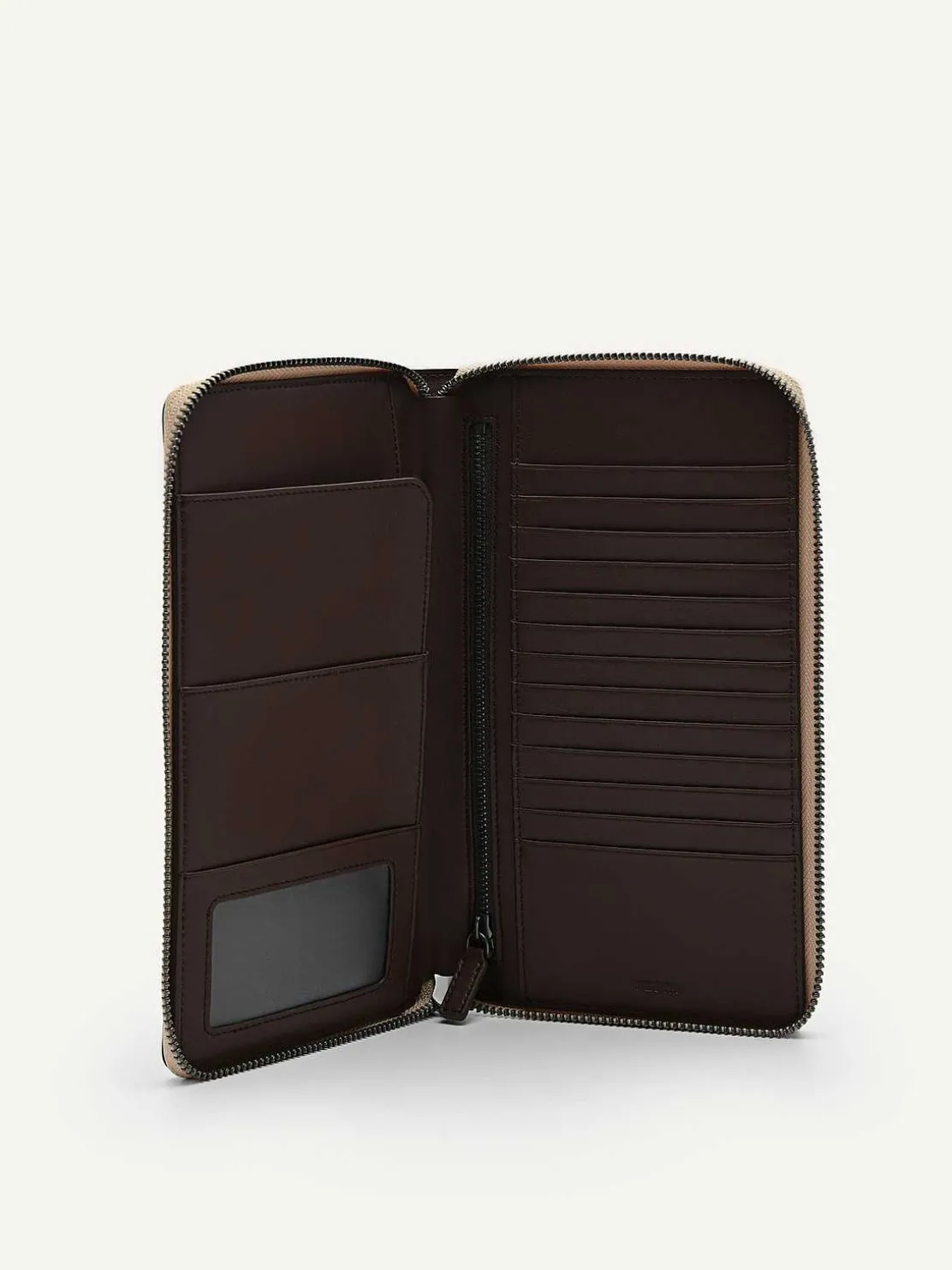 oliver_leather_travel_org_0.webp Oliver Leather Travel Organiser<PEDRO Clearance