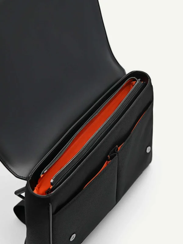 rainier_messenger_bag_1-1.webp Rainier Messenger Bag<PEDRO Discount