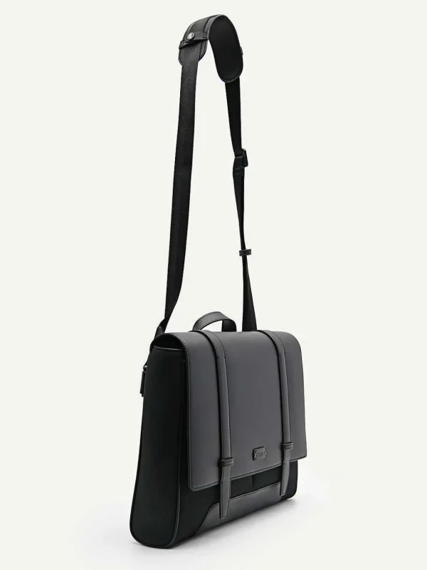 rainier_messenger_bag_5-1.webp Rainier Messenger Bag<PEDRO Discount